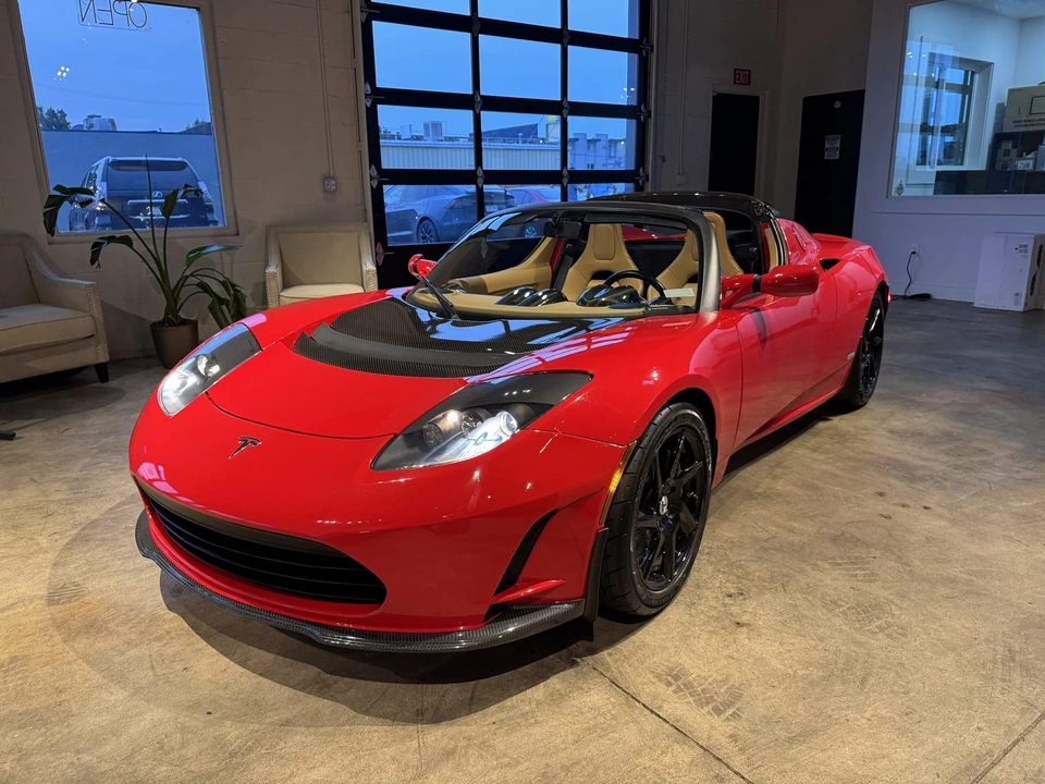 2011 Tesla Roadster - Image 2 of 31