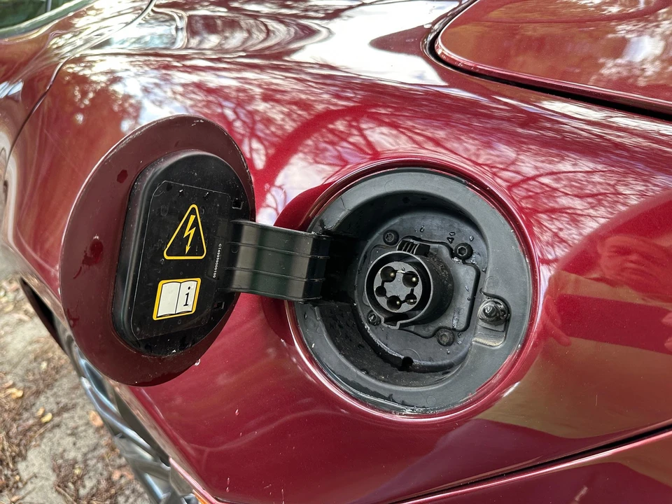 2012 Fisker Karma - Image 30 of 31