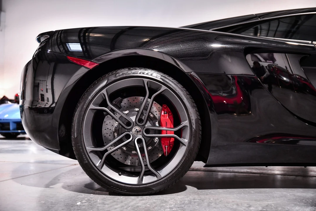 2012 McLaren MP4-12C - Image 14 of 31