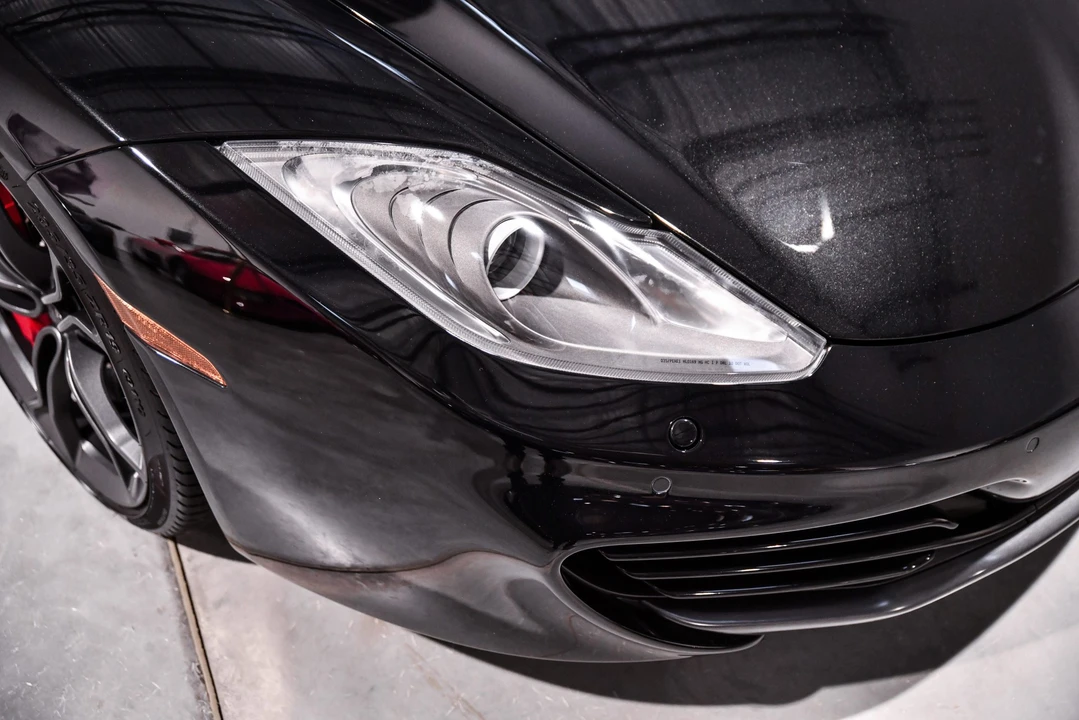 2012 McLaren MP4-12C - Image 18 of 31