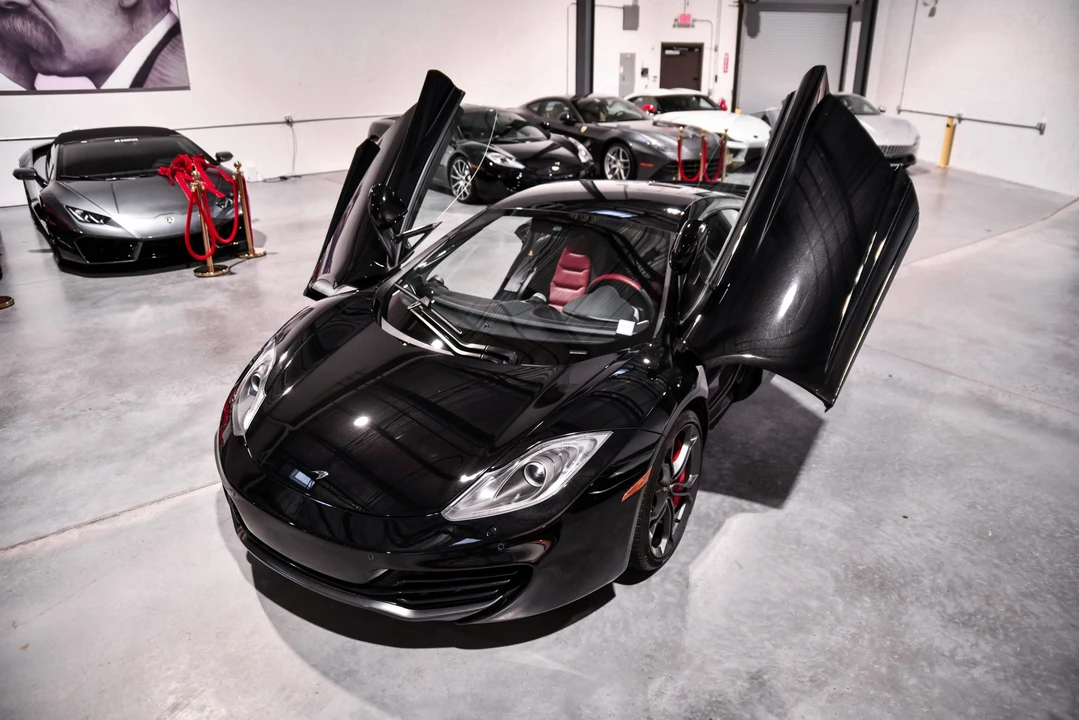 2012 McLaren MP4-12C - Image 10 of 31