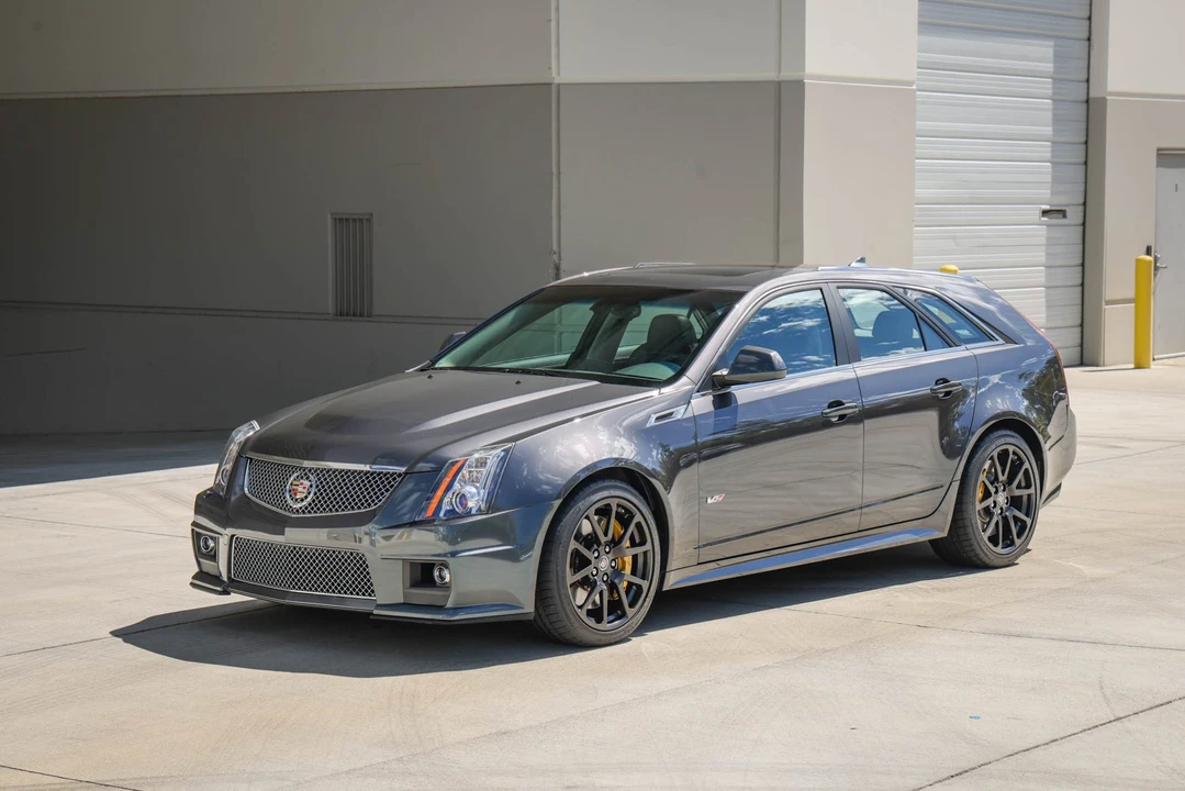2013 Cadillac CTS-V 2nd Gen - Image 2 of 31