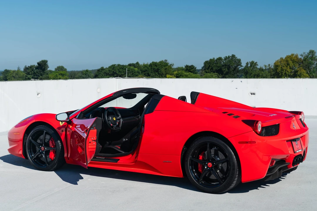 2013 Ferrari 458 Spider - Image 28 of 31