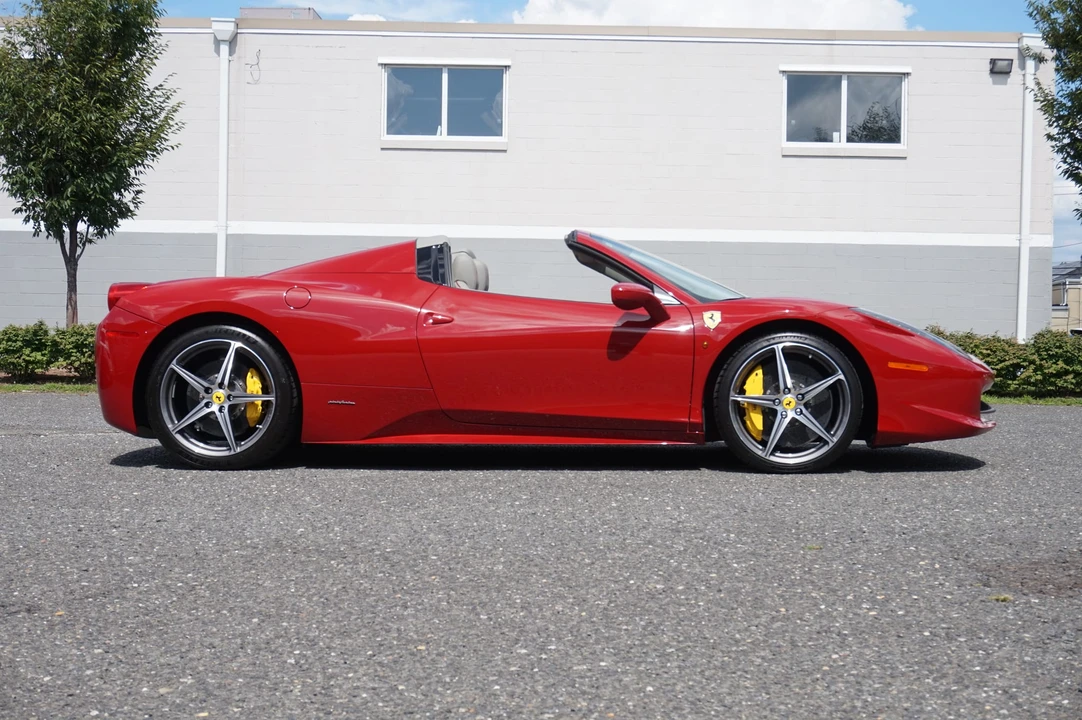 2013 Ferrari 458 Spider - Image 5 of 31