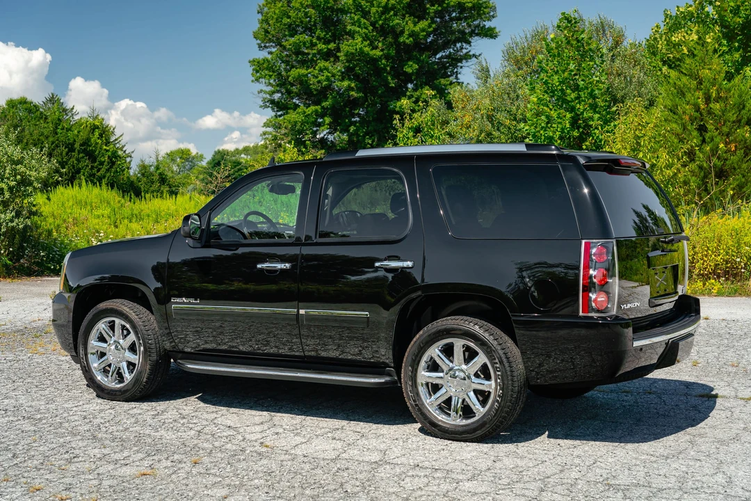 2013 GMC Yukon 3rd Gen - Image 17 of 31