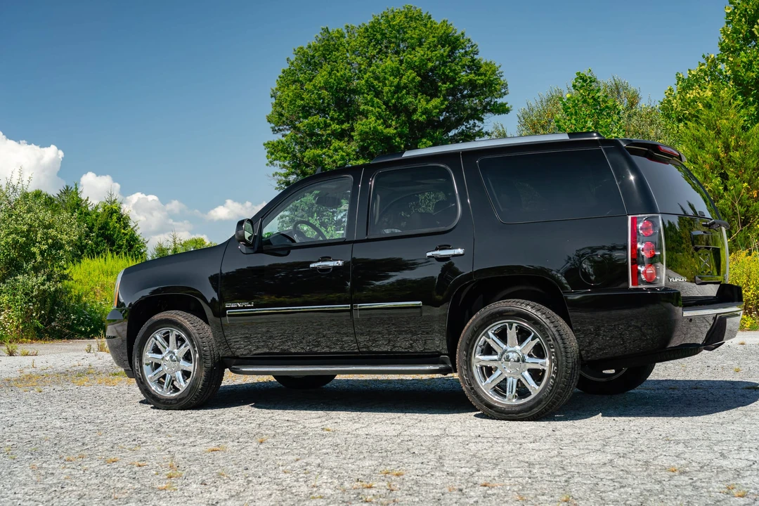 2013 GMC Yukon 3rd Gen - Image 16 of 31