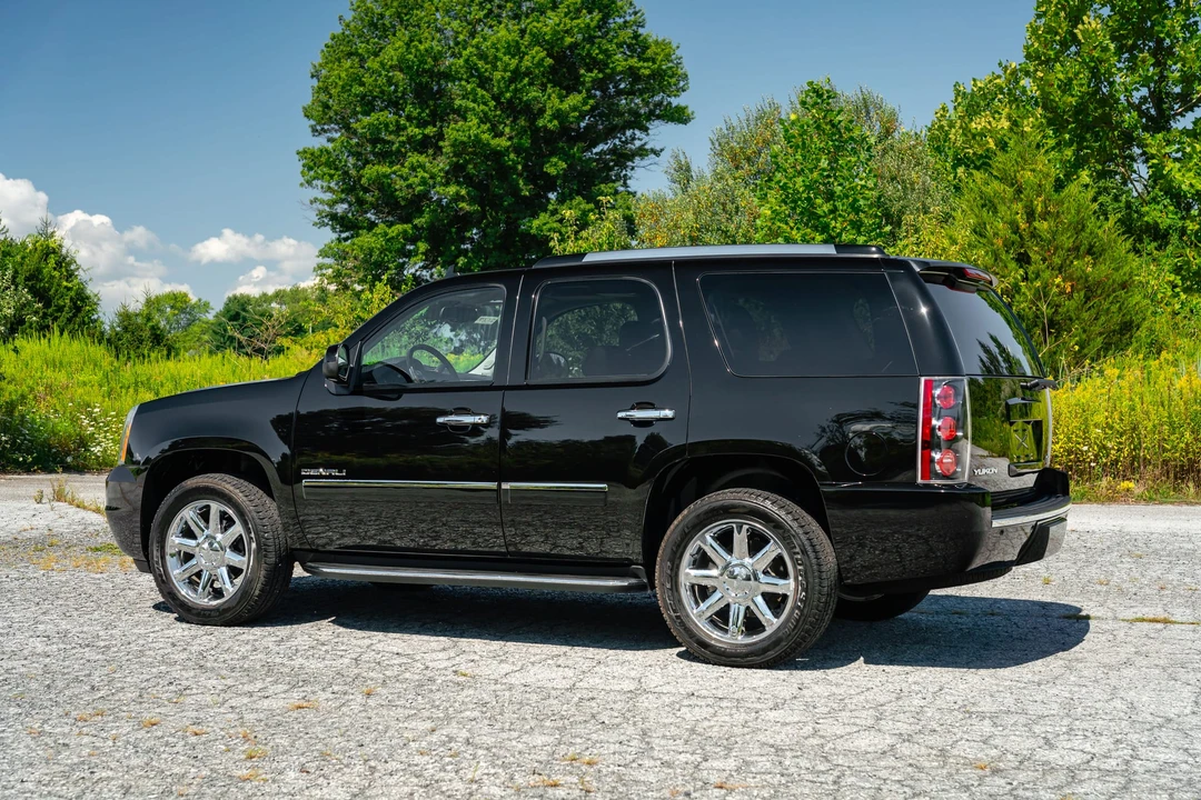 2013 GMC Yukon 3rd Gen - Image 14 of 31
