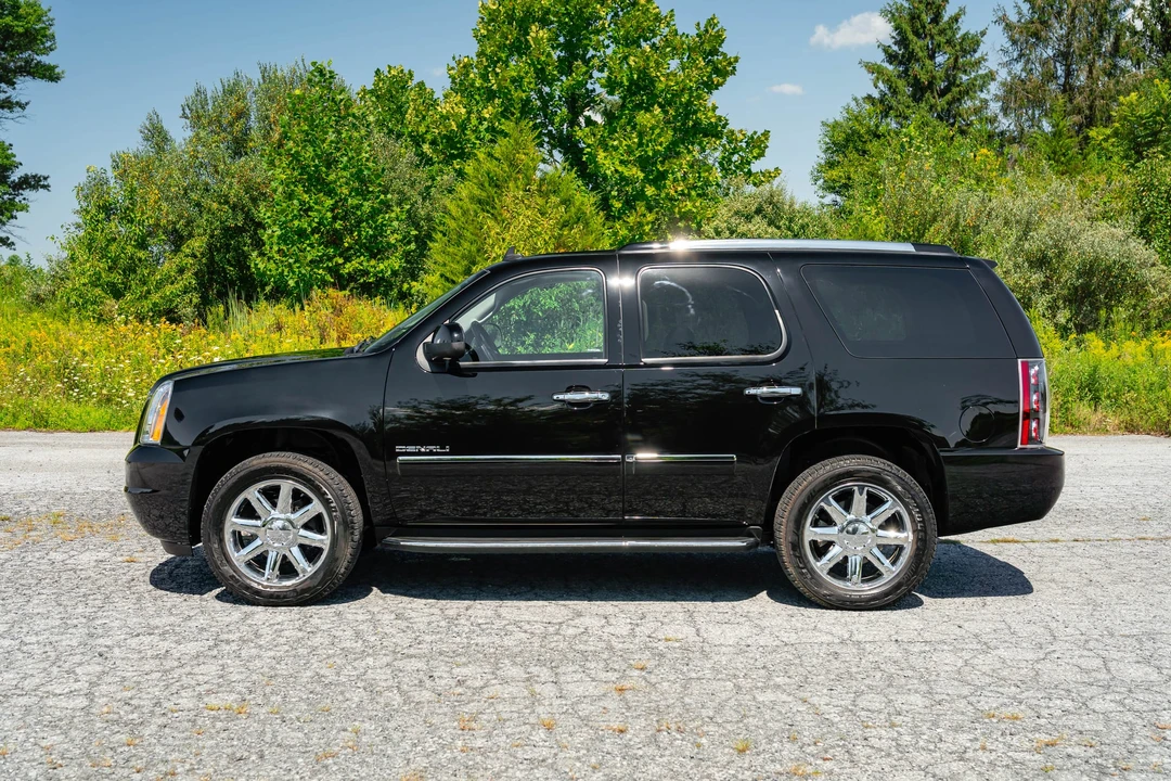 2013 GMC Yukon 3rd Gen - Image 11 of 31