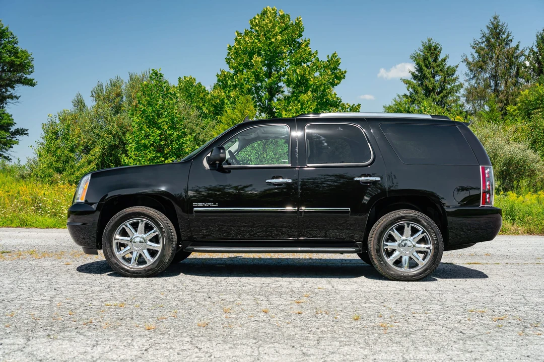 2013 GMC Yukon 3rd Gen - Image 10 of 31