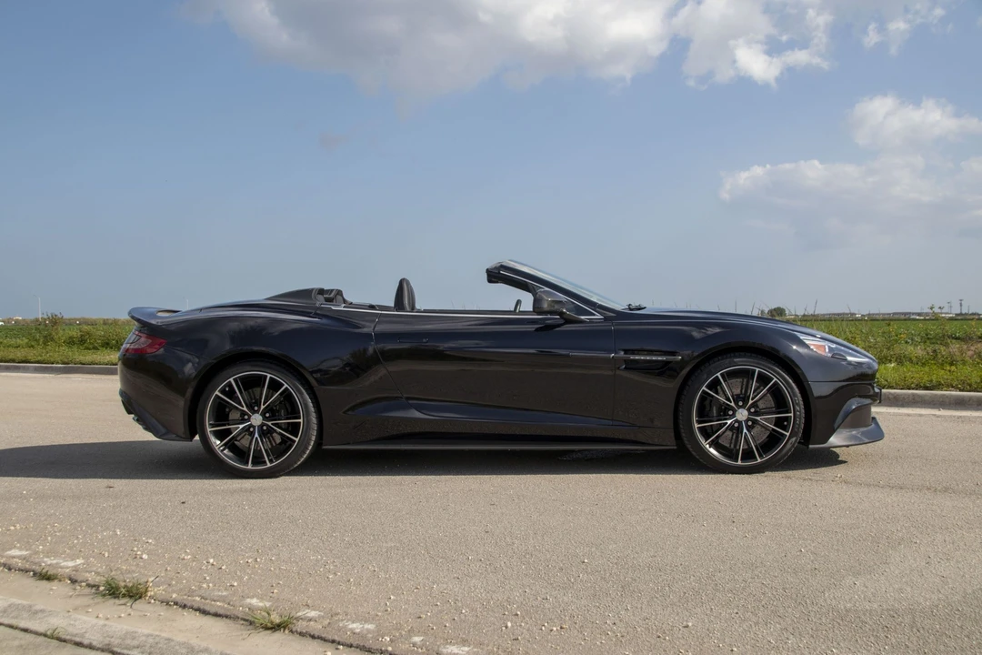 2014 Aston Martin Vanquish 2nd Gen - Image 23 of 31