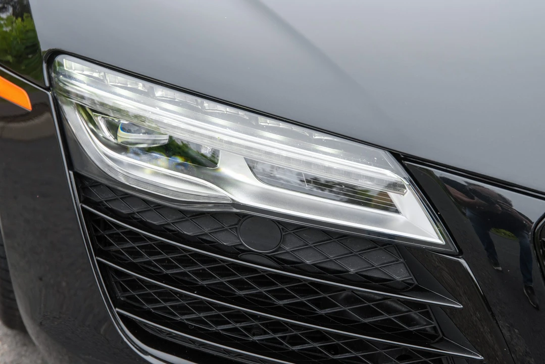 2014 Audi 42 R8 - Image 20 of 31