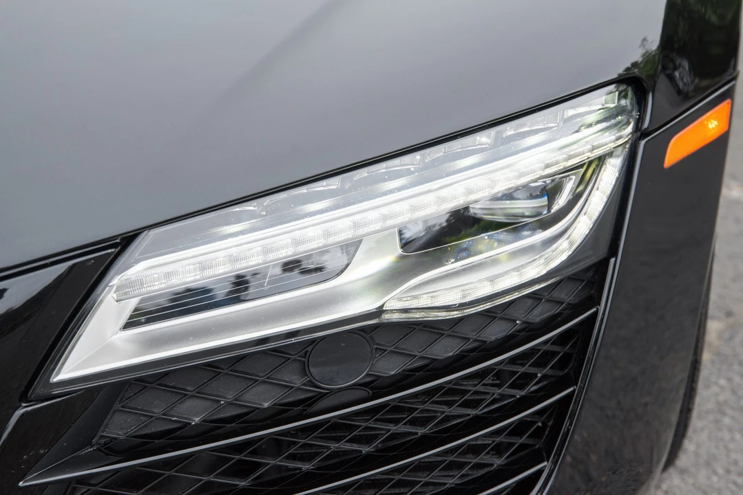 2014 Audi 42 R8 - Image 24 of 31