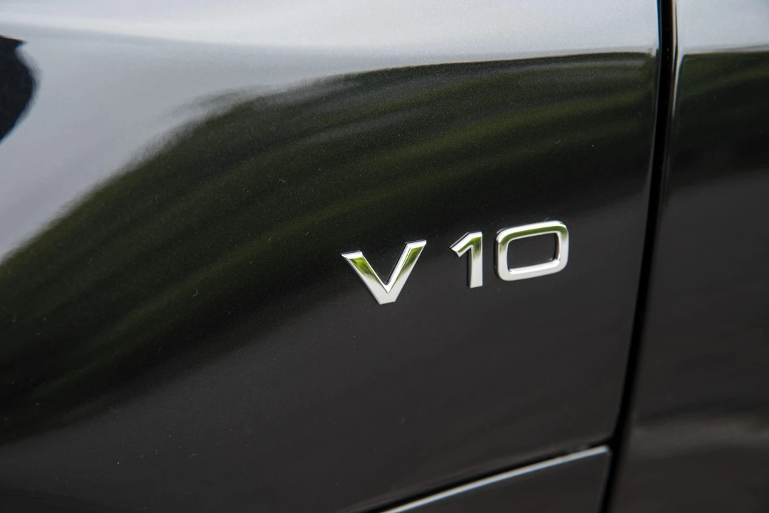 2014 Audi 42 R8 - Image 30 of 31