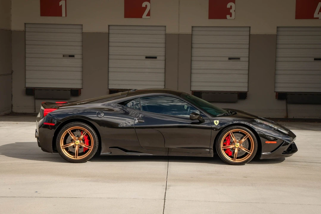 2014 Ferrari 458 Speciale - Image 10 of 31
