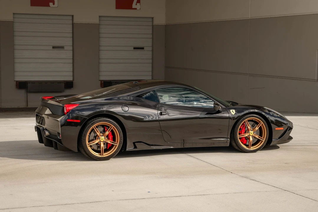 2014 Ferrari 458 Speciale - Image 12 of 31