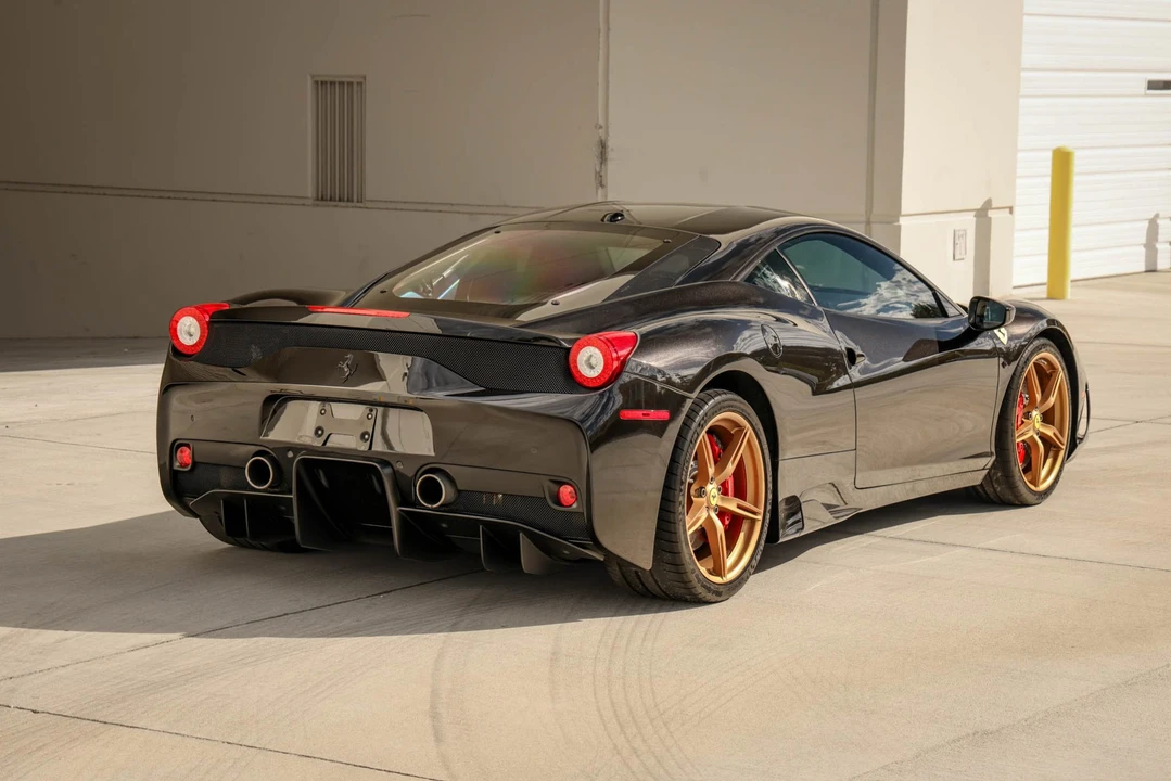 2014 Ferrari 458 Speciale - Image 14 of 31