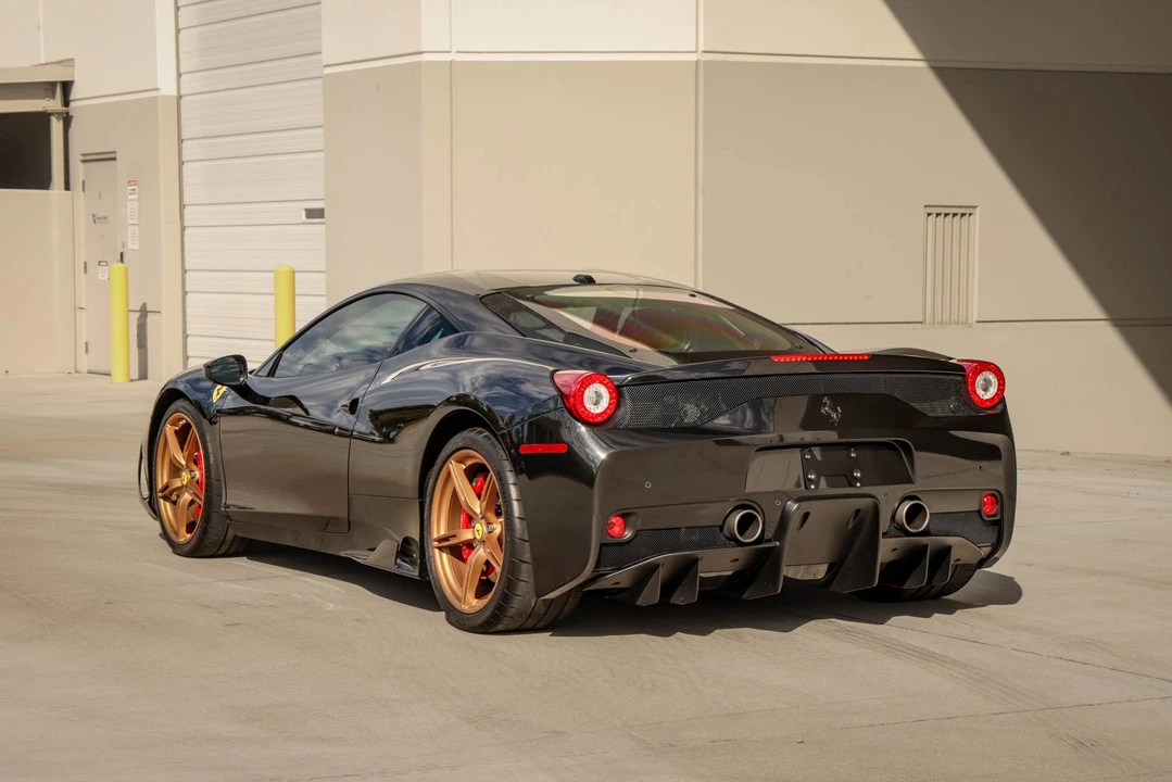 2014 Ferrari 458 Speciale - Image 17 of 31