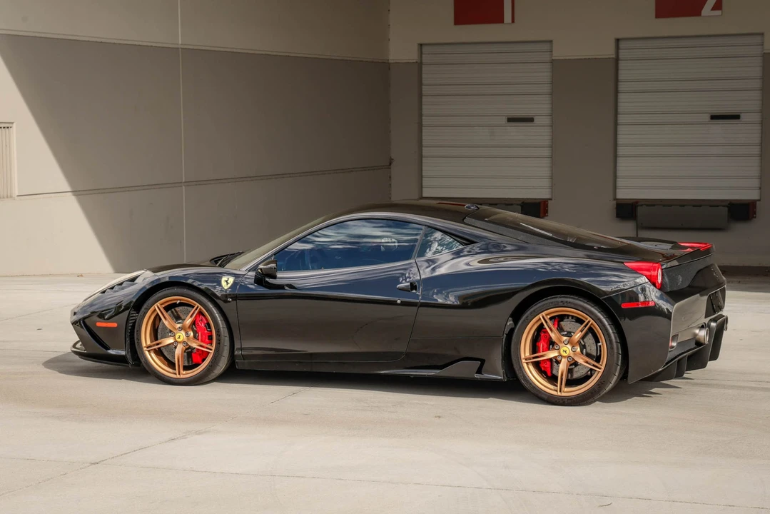 2014 Ferrari 458 Speciale - Image 19 of 31