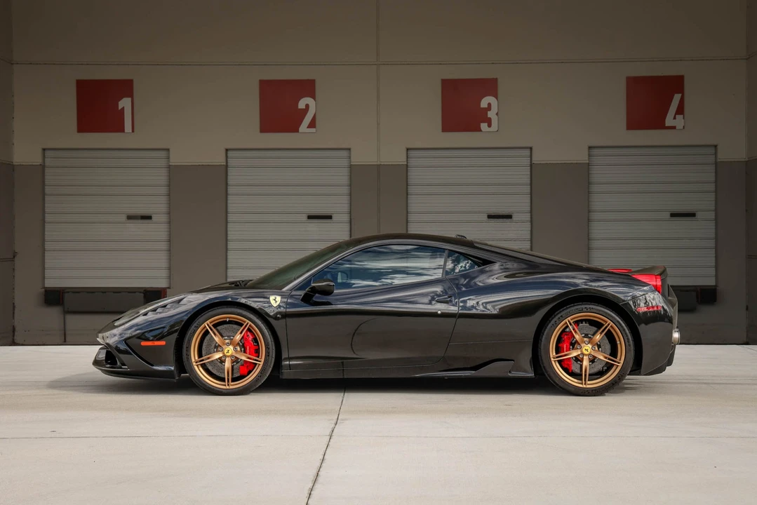 2014 Ferrari 458 Speciale - Image 21 of 31