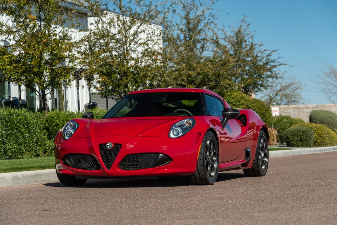 2015 Alfa Romeo 4C Coupe - Image 24 of 31
