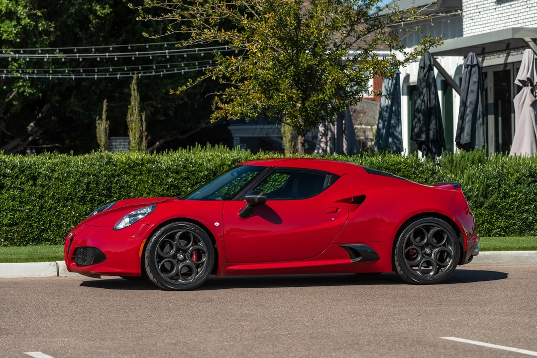 2015 Alfa Romeo 4C Coupe - Image 26 of 31