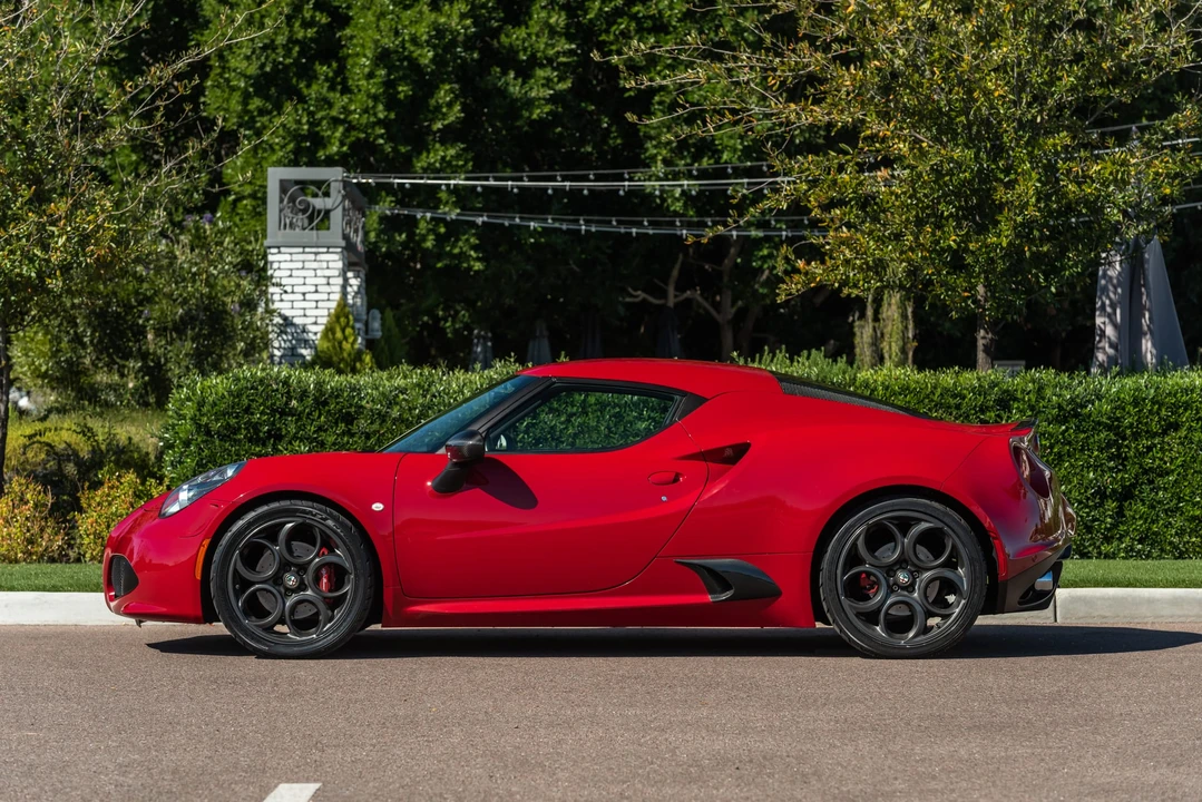 2015 Alfa Romeo 4C Coupe - Image 27 of 31