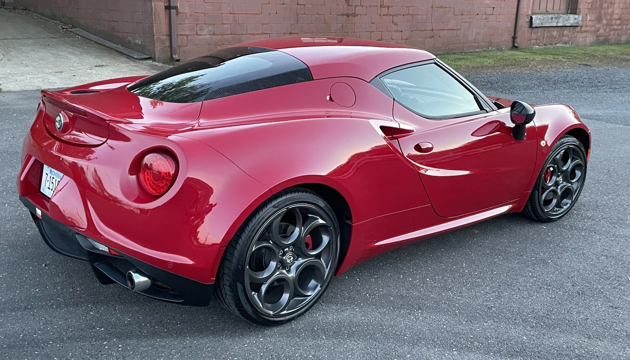 2015 Alfa Romeo 4C Coupe - Image 14 of 31