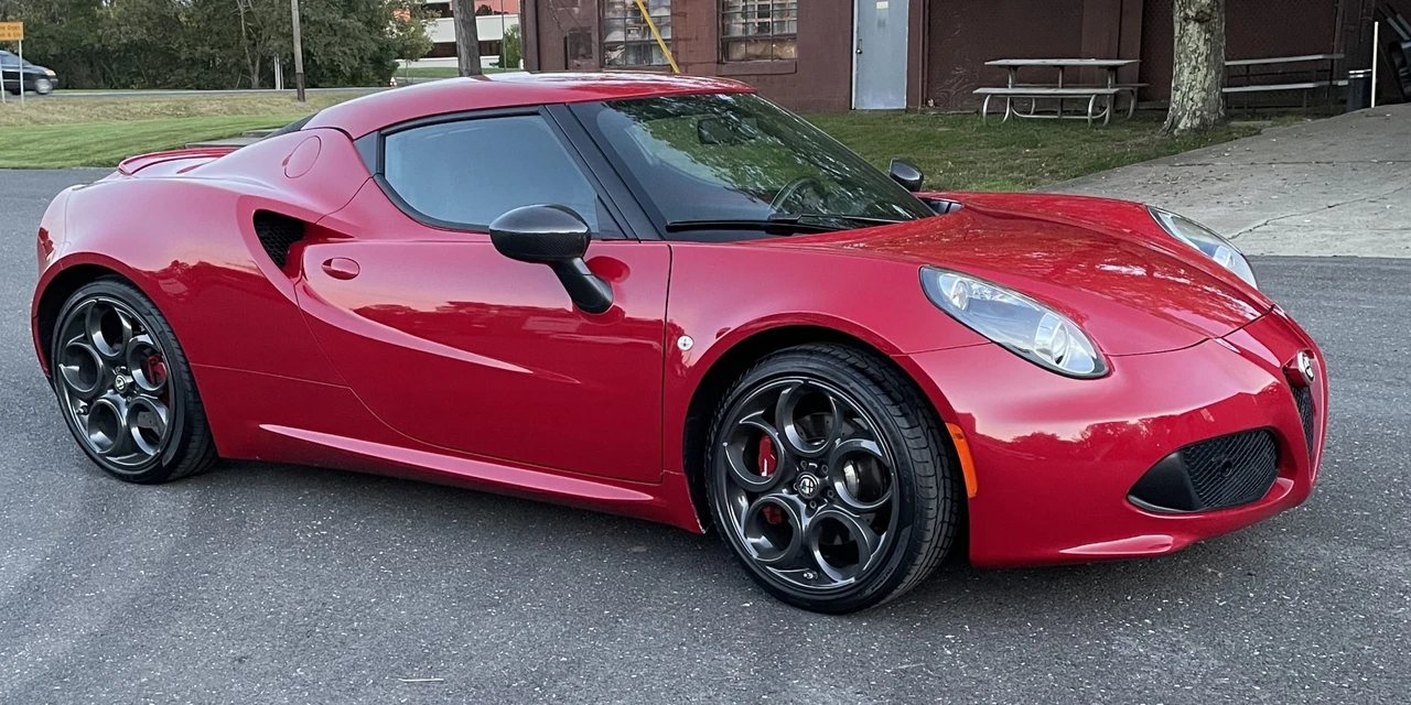 2015 Alfa Romeo 4C Coupe - Image 15 of 31