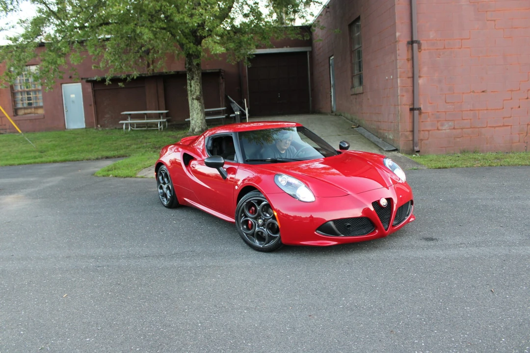 2015 Alfa Romeo 4C Coupe - Image 26 of 31