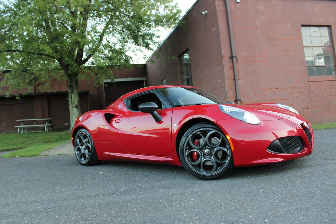 2015 Alfa Romeo 4C Coupe - Image 27 of 31