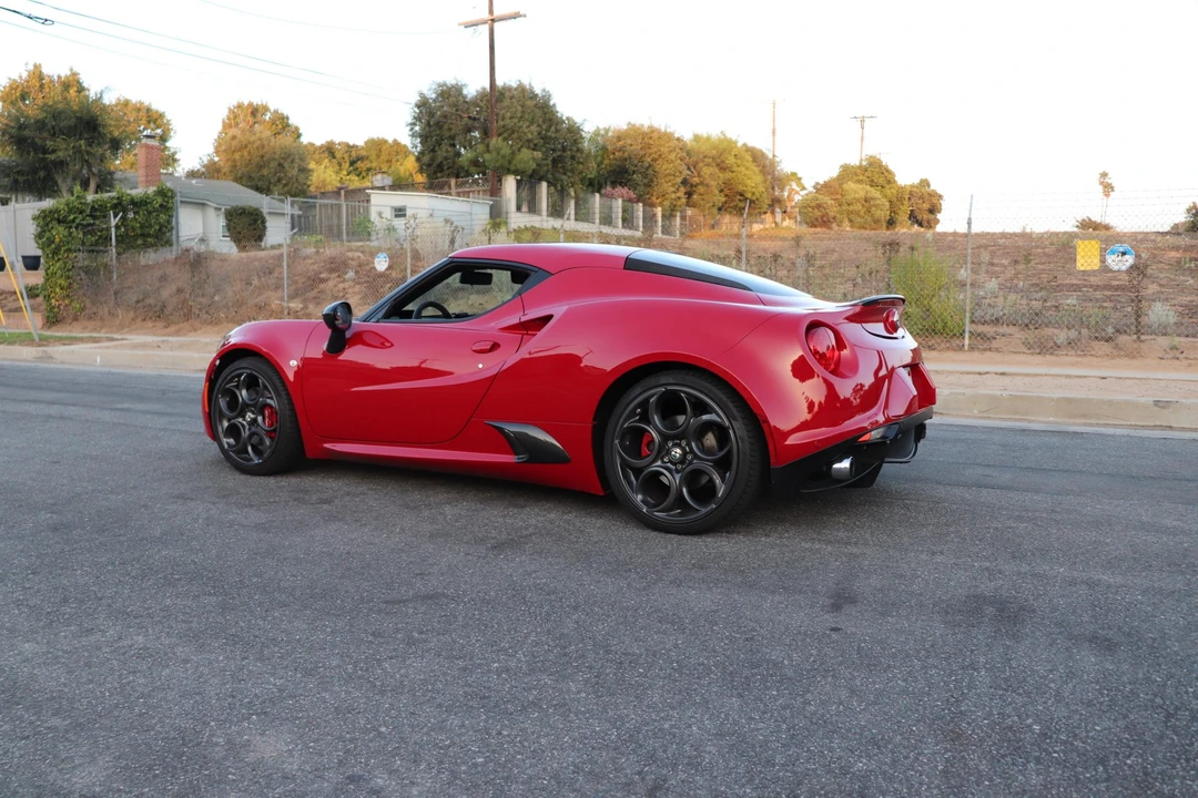 2015 Alfa Romeo 4C Coupe - Image 17 of 31