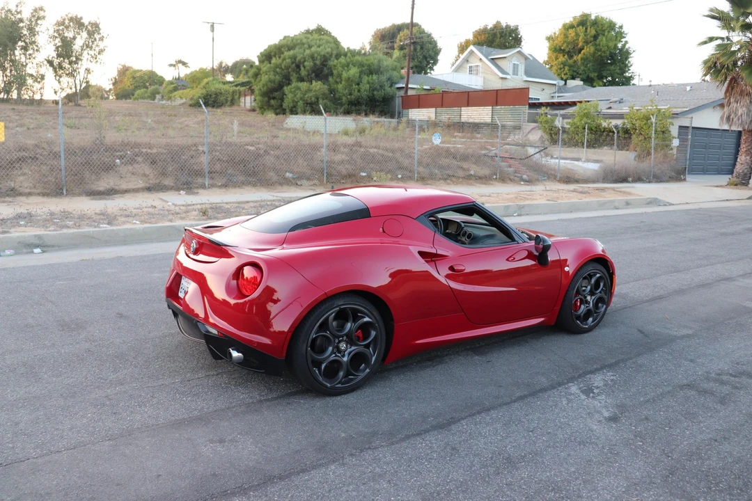 2015 Alfa Romeo 4C Coupe - Image 29 of 31