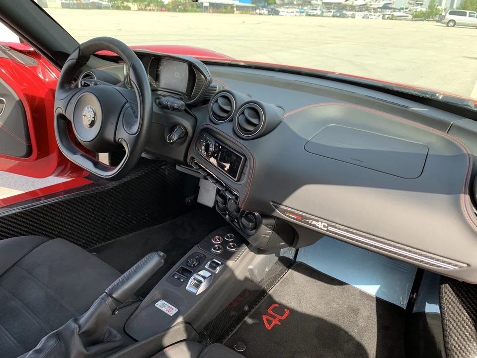 2015 Alfa Romeo 4C Coupe - Image 30 of 31