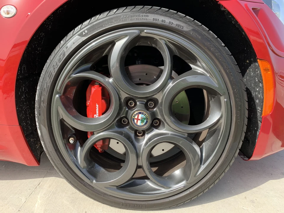2015 Alfa Romeo 4C Coupe - Image 25 of 31