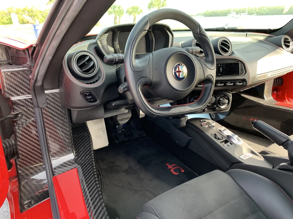 2015 Alfa Romeo 4C Coupe - Image 29 of 31