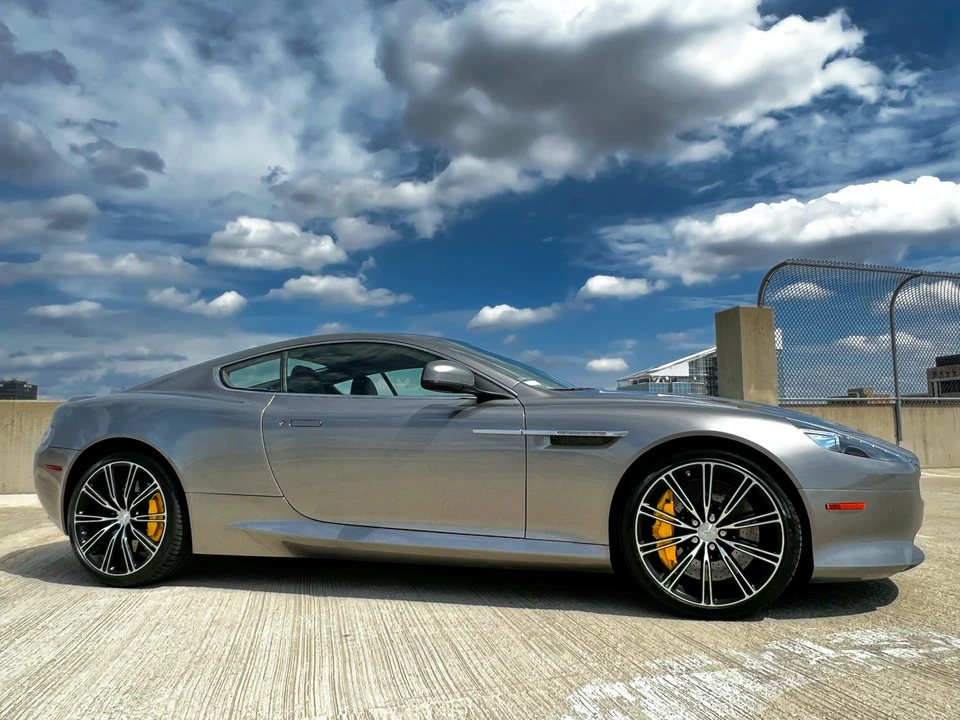 2015 Aston Martin DB9 - Image 9 of 31