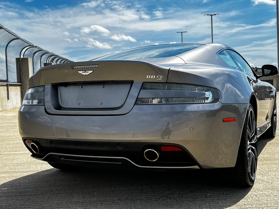 2015 Aston Martin DB9 - Image 7 of 31