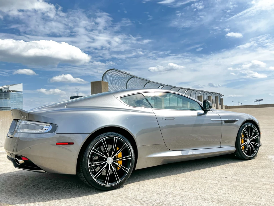 2015 Aston Martin DB9 - Image 8 of 31
