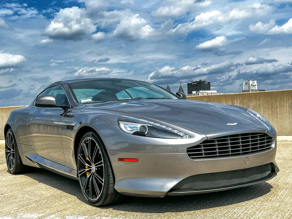2015 Aston Martin DB9 - Image 11 of 31