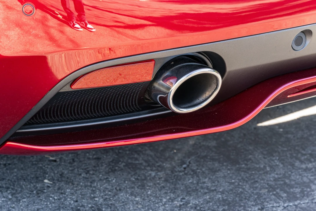 2015 Aston Martin DB9 - Image 28 of 31
