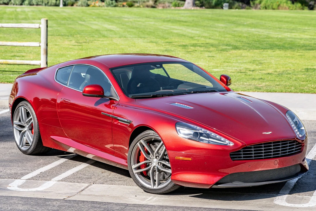 2015 Aston Martin DB9 - Image 2 of 31
