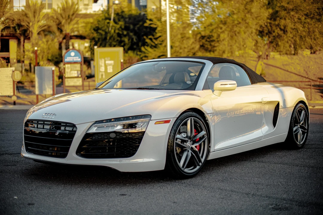2015 Audi 42 R8 - Image 2 of 31