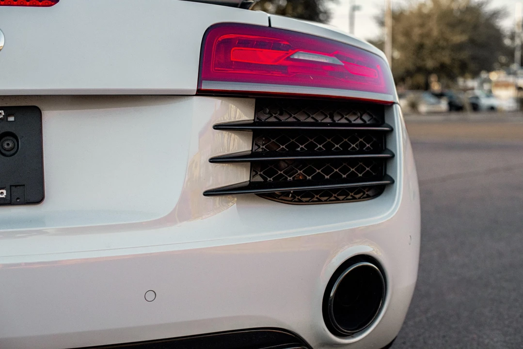 2015 Audi 42 R8 - Image 19 of 31
