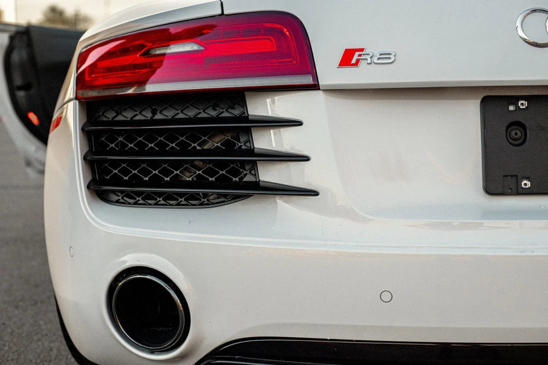 2015 Audi 42 R8 - Image 18 of 31