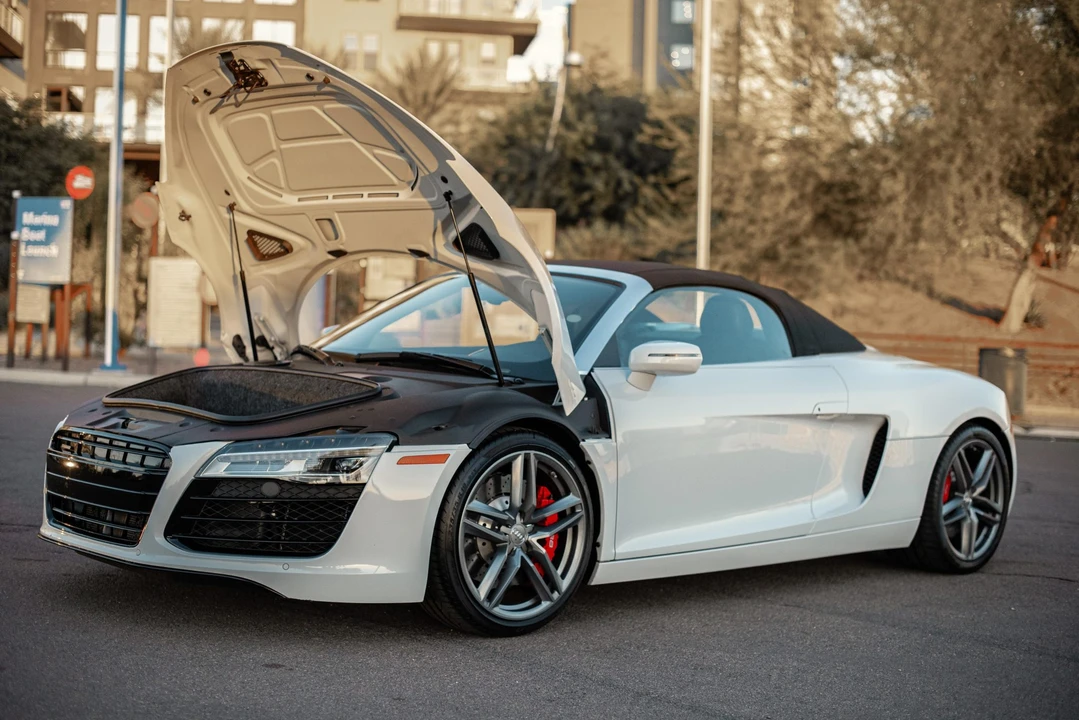 2015 Audi 42 R8 - Image 12 of 31