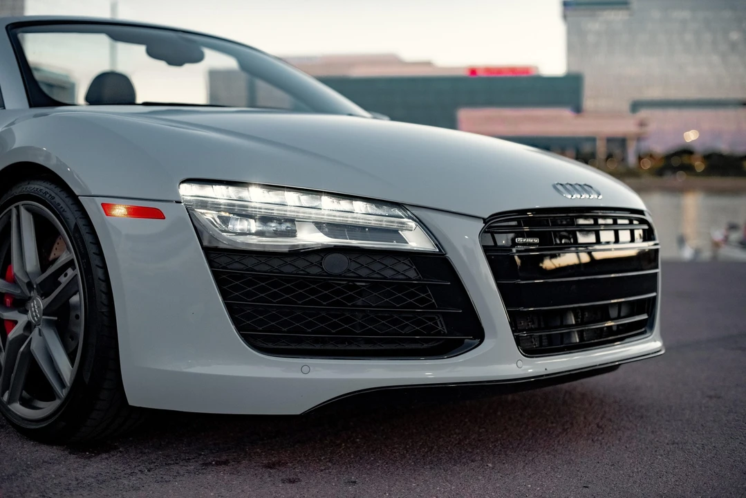 2015 Audi 42 R8 - Image 16 of 31