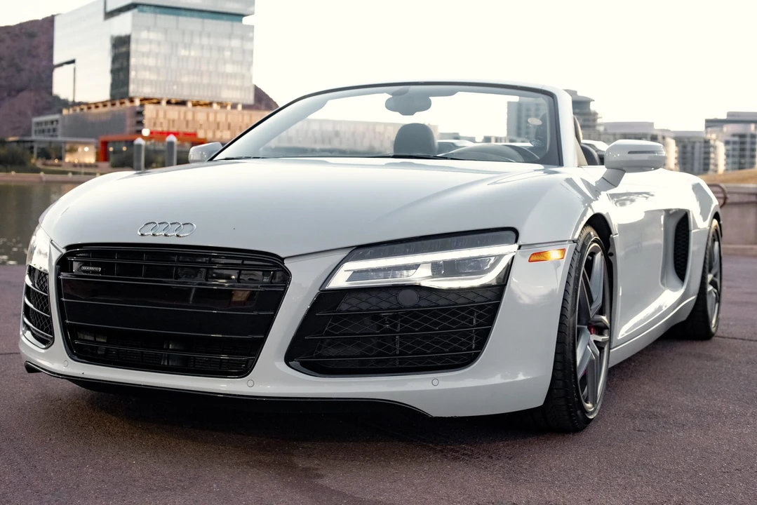 2015 Audi 42 R8 - Image 8 of 31
