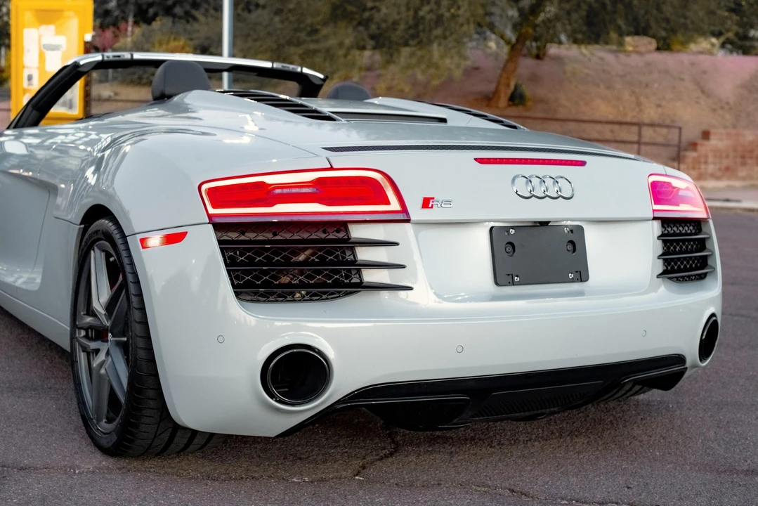 2015 Audi 42 R8 - Image 14 of 31