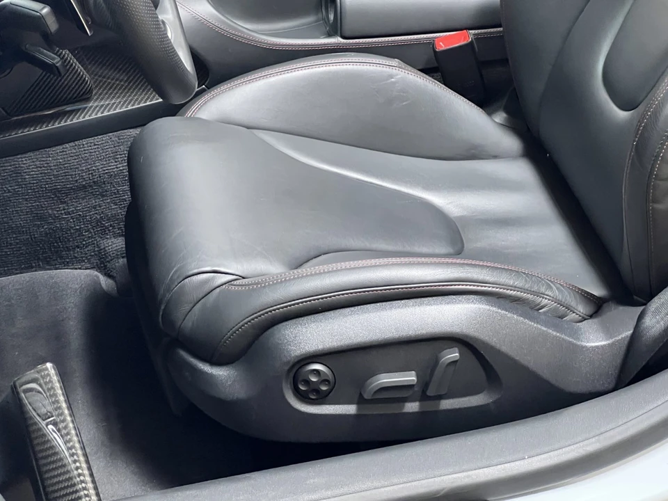 2015 Audi 42 R8 - Image 28 of 31