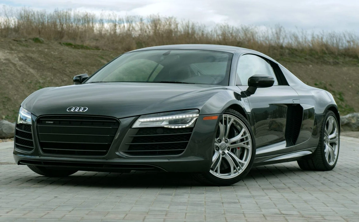 2015 Audi 42 R8 - Image 2 of 31